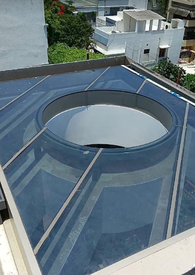 Applications modern Glass roofs for commercial areas